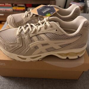 NWT Men’s ASICS gel-kayano 14 US men’s size 8 EUR size 41.5 simply taupe/oatmeal